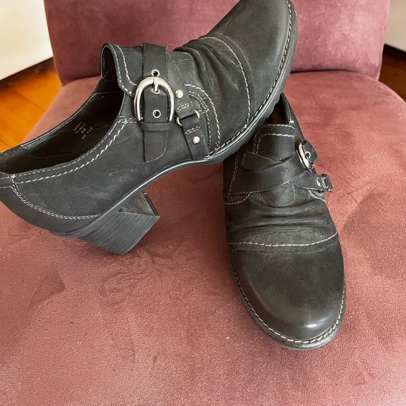 Black Suede and Leather Booties Silver Buckle Size 38 (8) - Picture 2 of 9